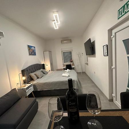 Venite Rooms Velika ภายนอก รูปภาพ