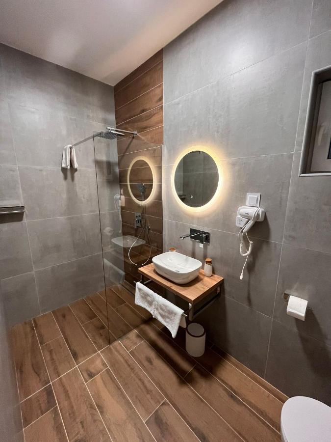 Venite Rooms Velika ภายนอก รูปภาพ