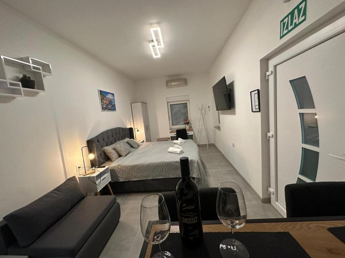 Venite Rooms Velika ภายนอก รูปภาพ